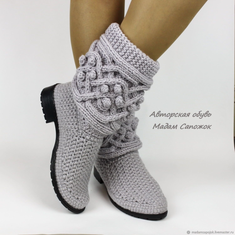 Вязаные сапоги на подошве