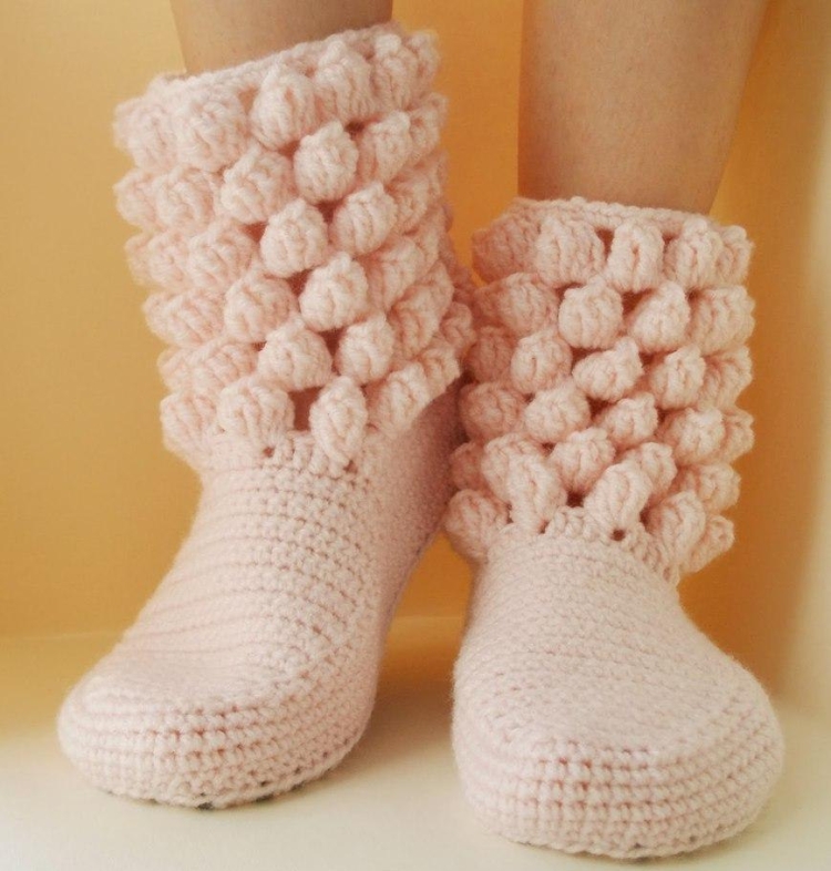 Вязаные тапочки сапожки
