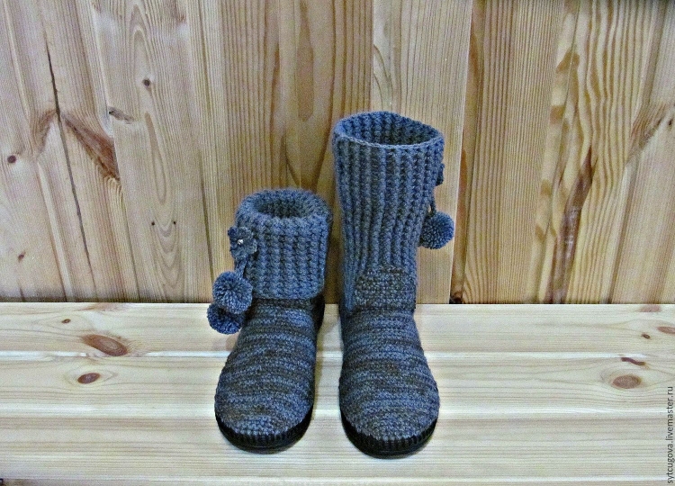 Вязаные домашние сапоги