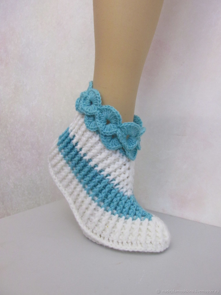 Вязаные сапожки для девочек