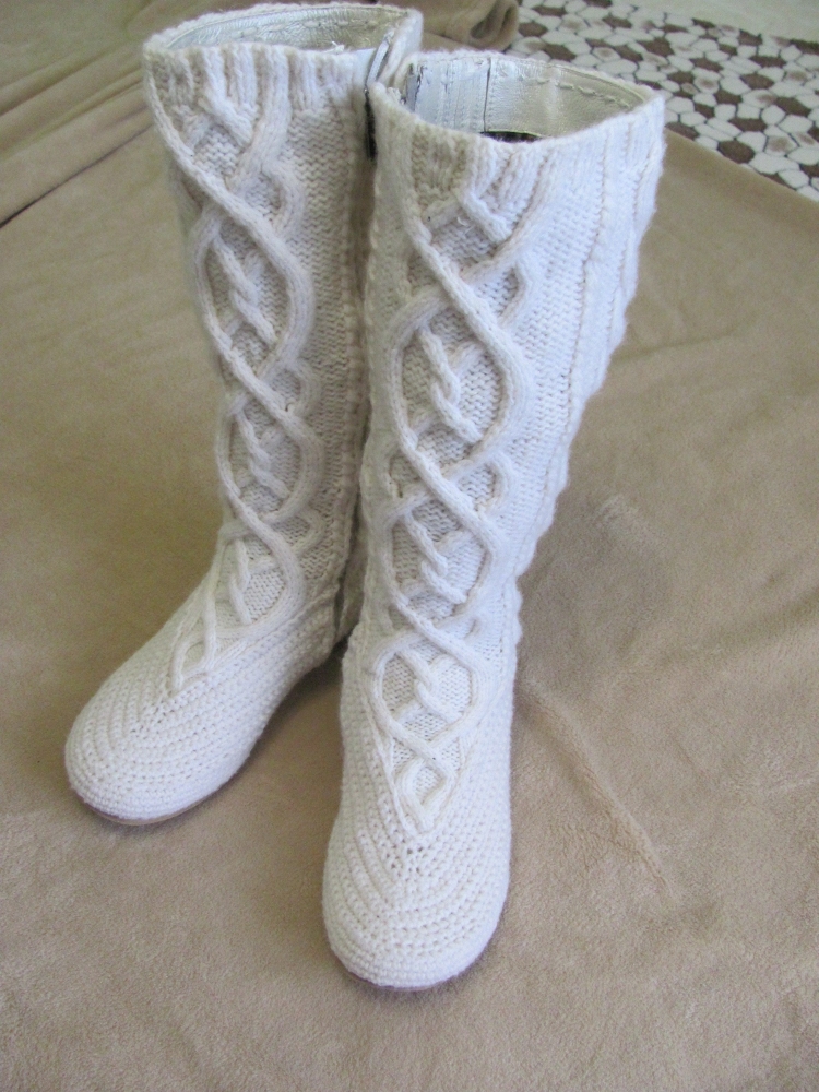 Сапожки вязаные спицами женские
