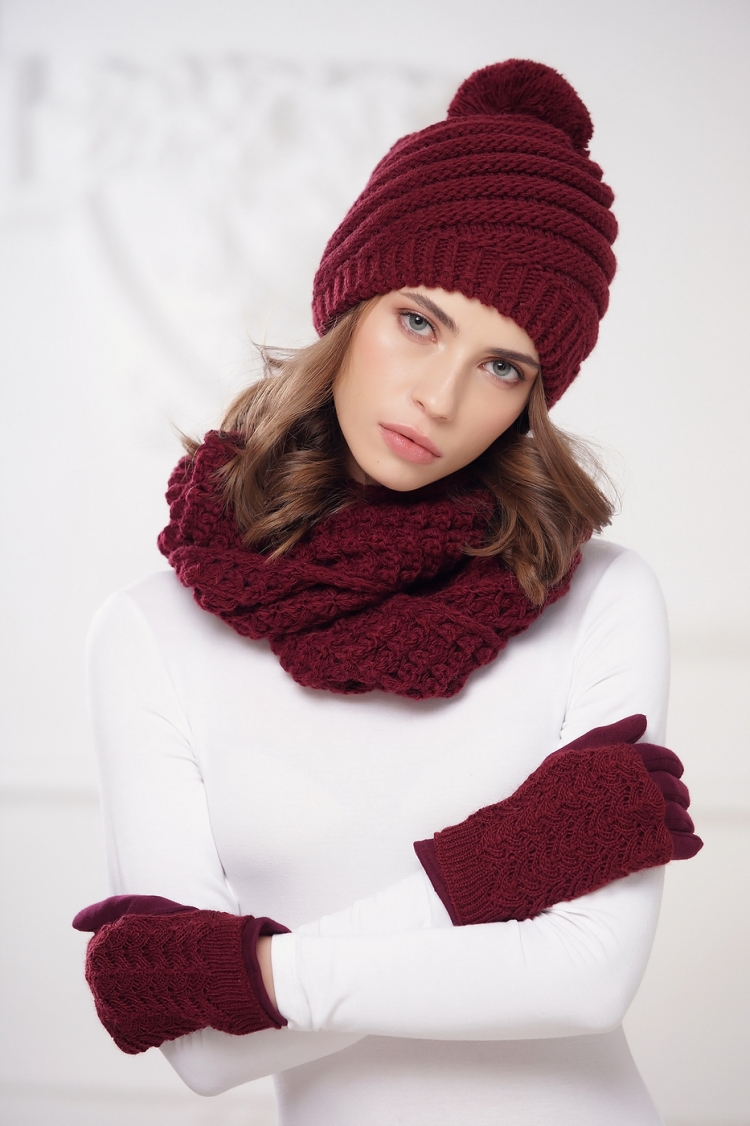 Шапка Аманда бордо