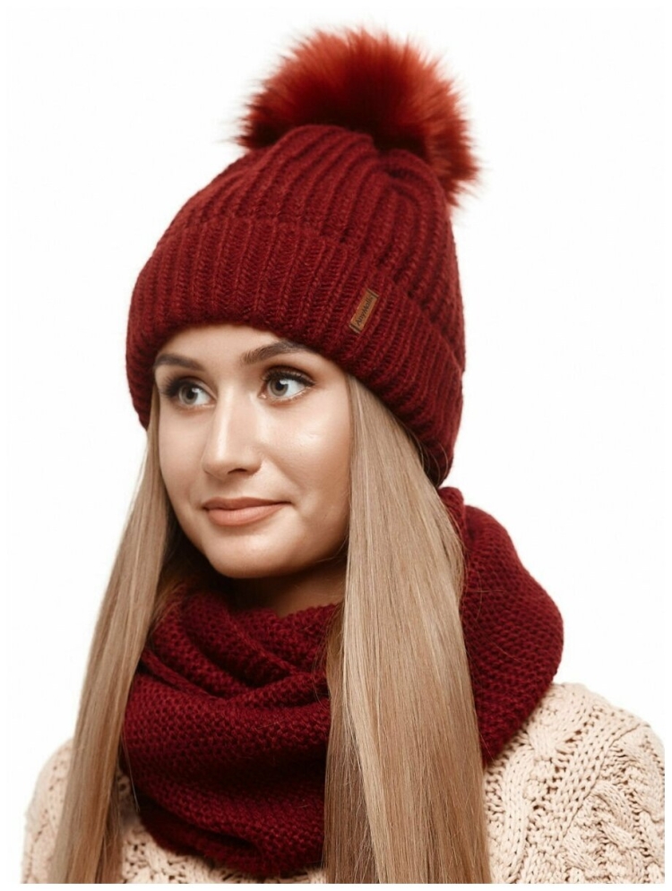 Бордовая шапка женская