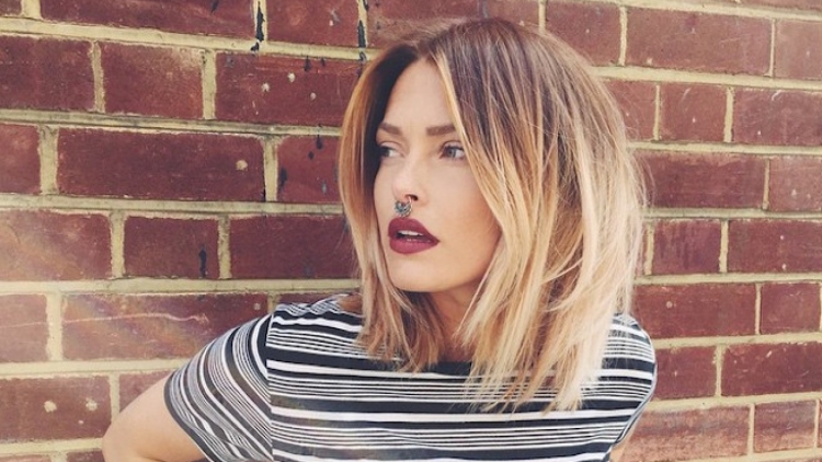 Каре на средние волосы омбре