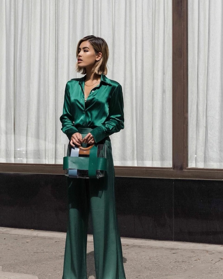 Костюм изумрудного цвета