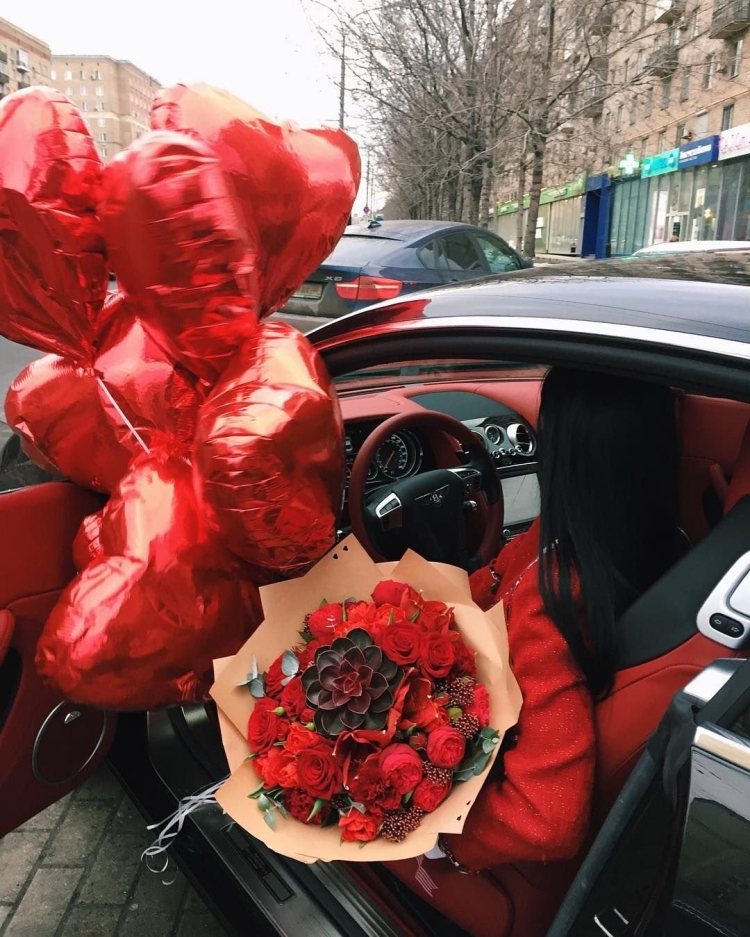 Дорогой подарок девушке