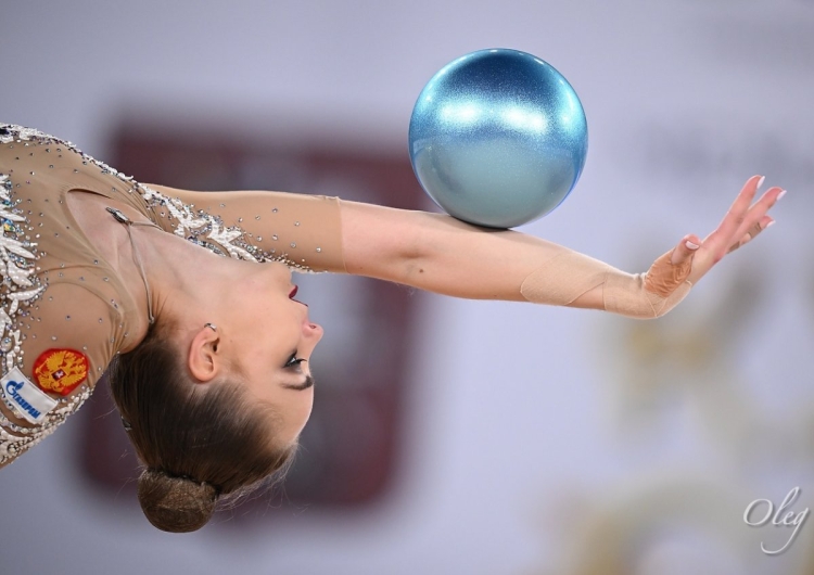 Гимнастические упражнения по художественной гимнастике