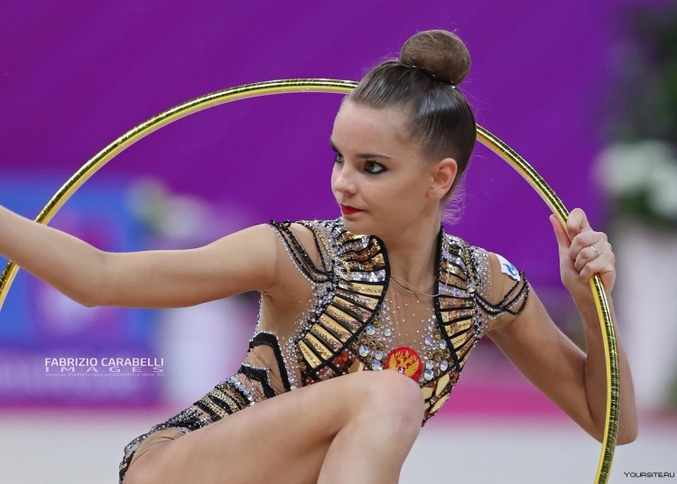 Прическа у Дины Авериной