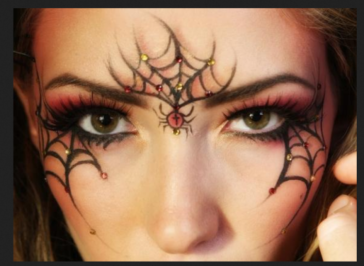 Макияж на Хэллоуин ведьмы с паутинкой