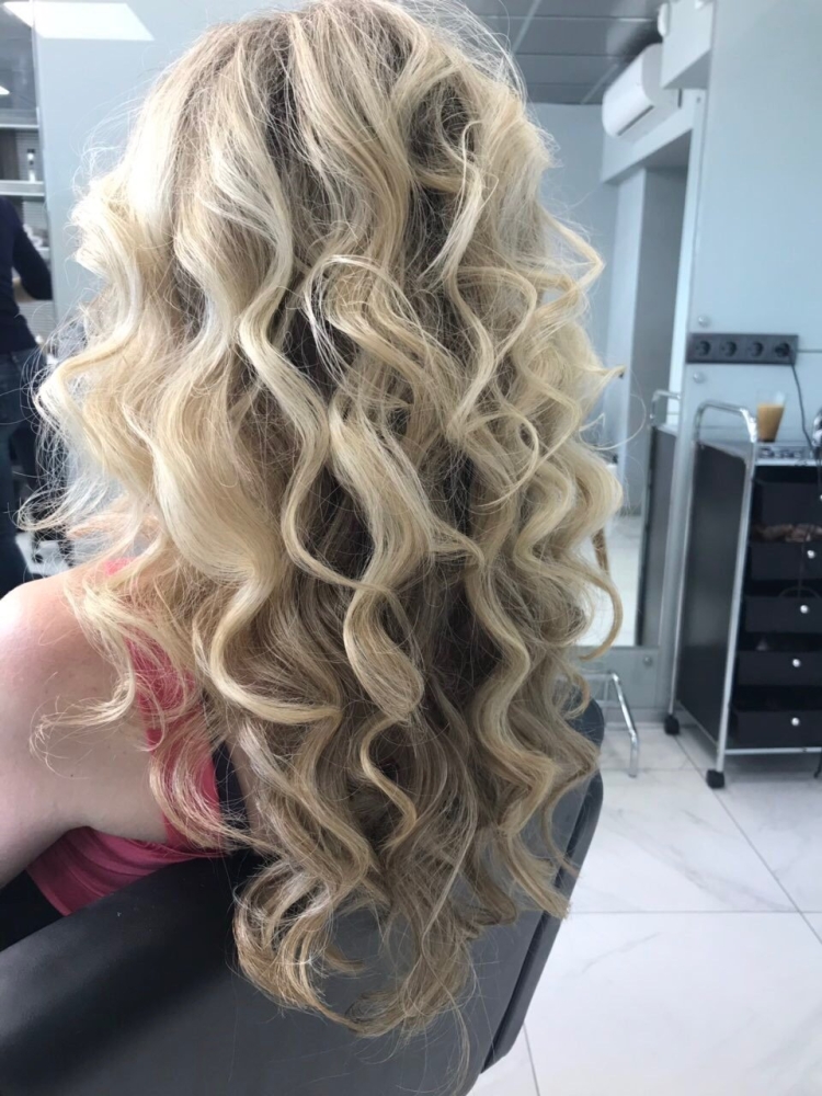 Прически Локоны в салоне