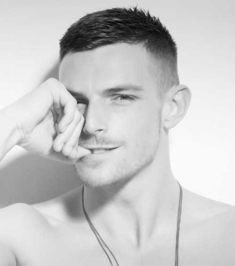 Короткие мужские стрижки для худых