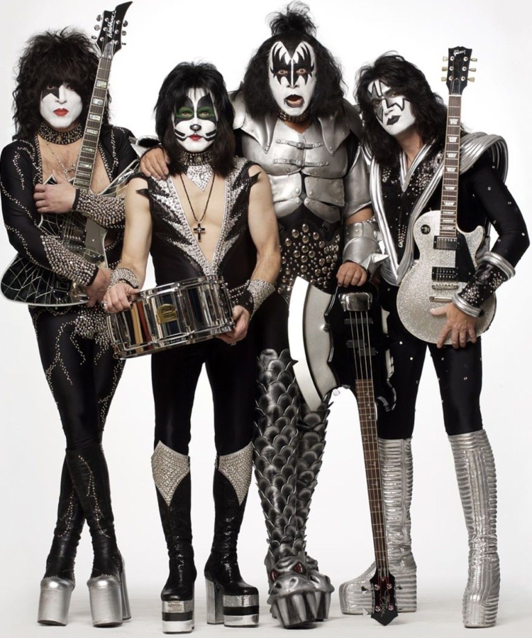 Группа Кисс с родителями