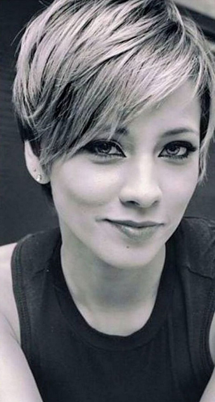 Пикси Лонг с челкой