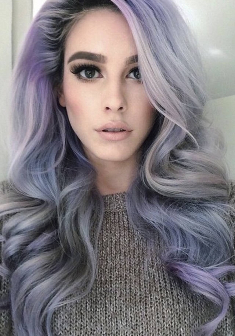 Серебристо фиолетовые волосы