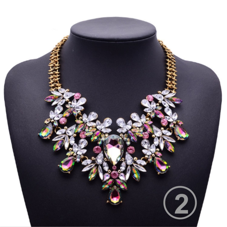 Массивное колье бижутерия