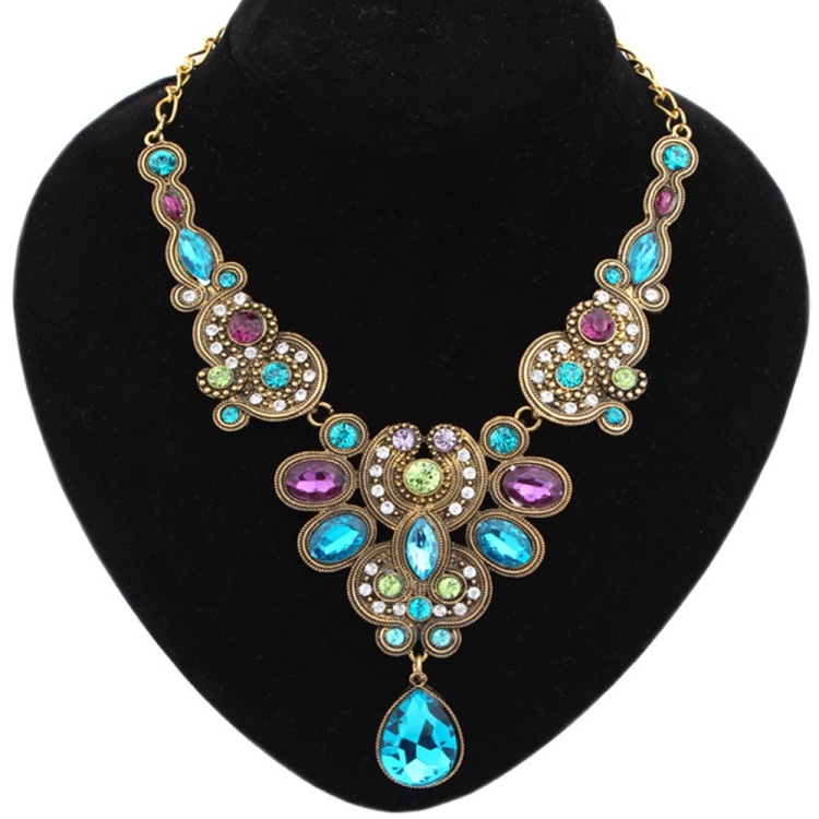 Красивое колье