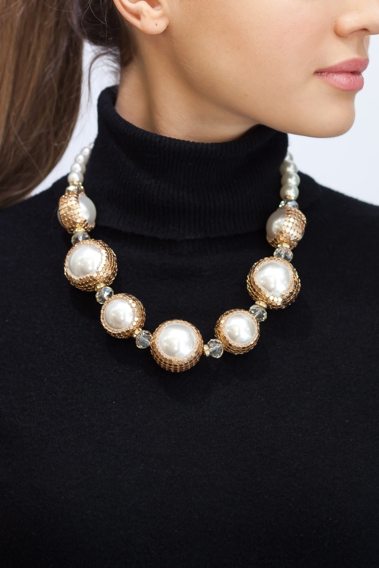 Стильные бусы