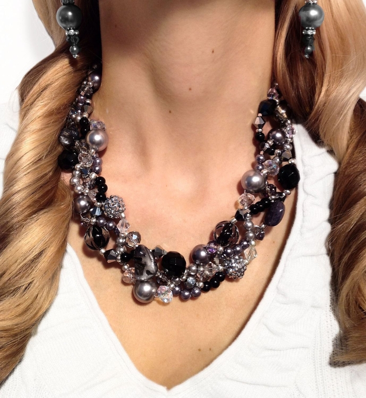 Колье бижутерия крупное