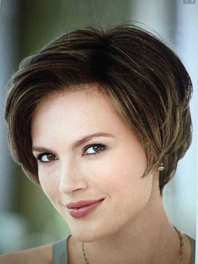 Короткие женские стрижки для круглого лица