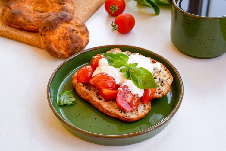 Брускетта со страчателлой