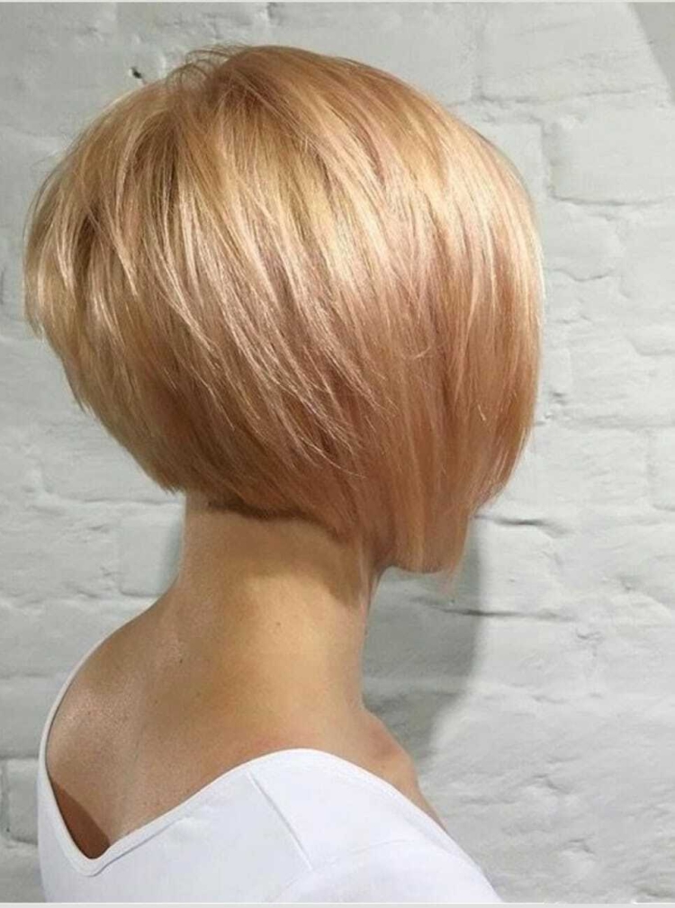 Боб каре на ножке блонд