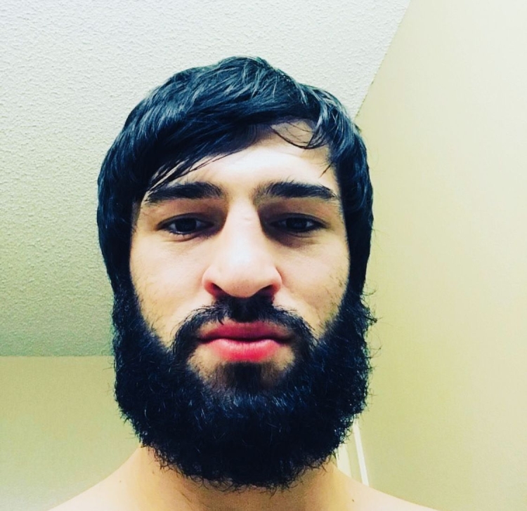 Зубайра Тухугов селфи