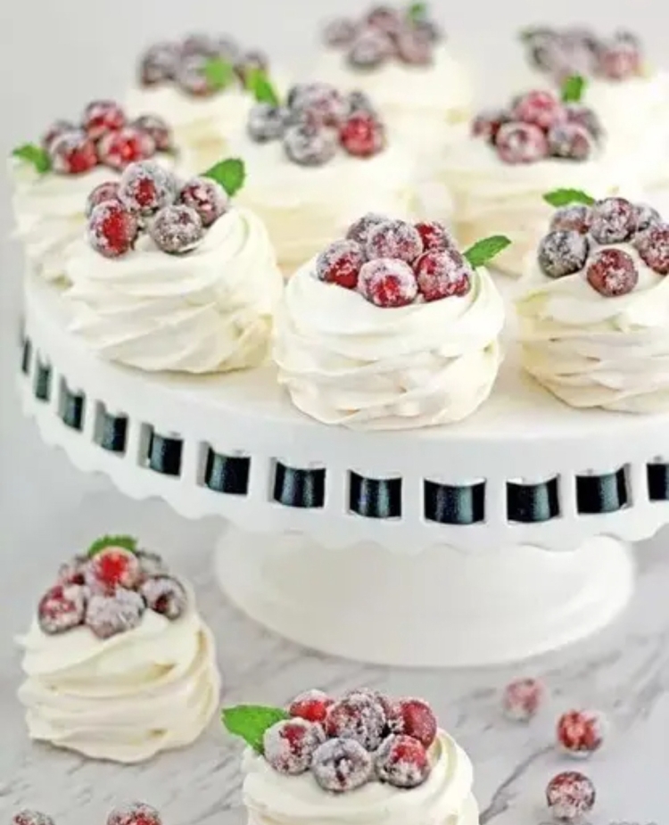 Меренговый десерт Павлова