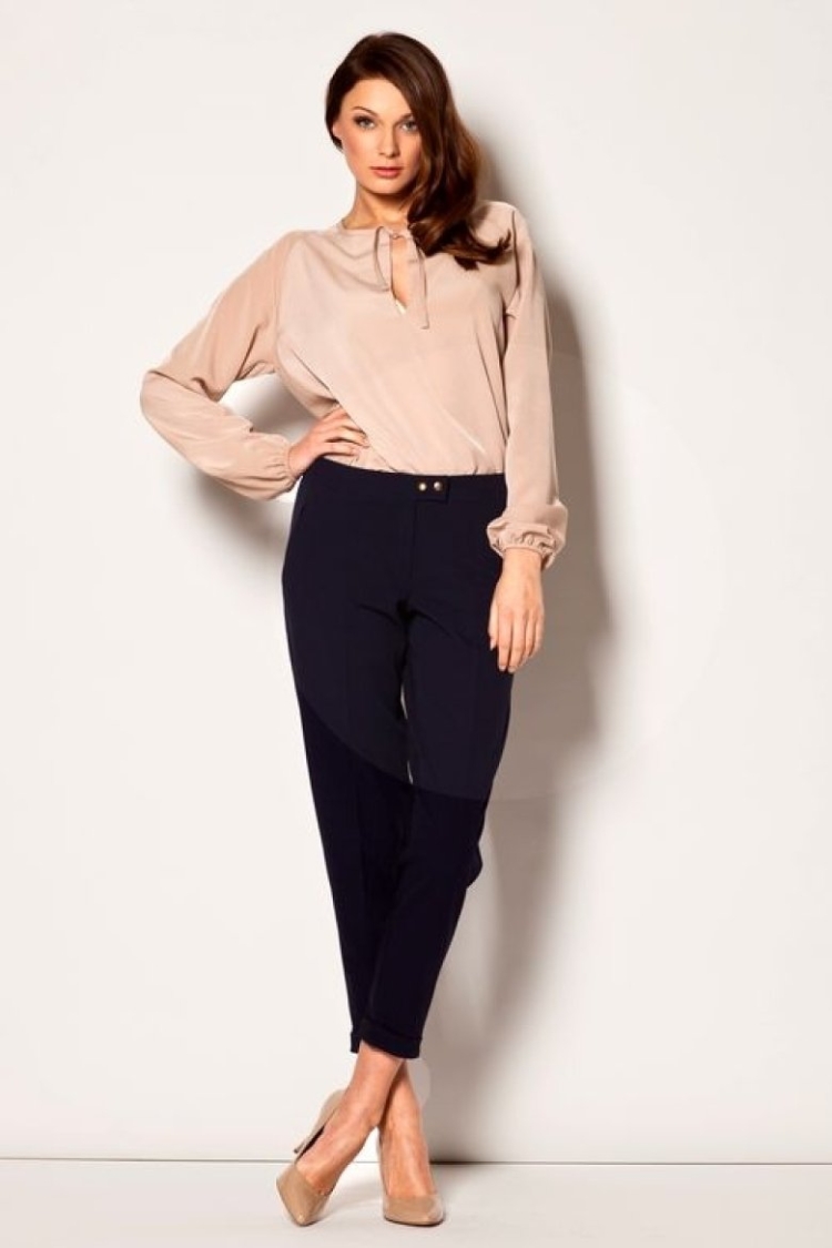 Брюки и блузка на корпоратив