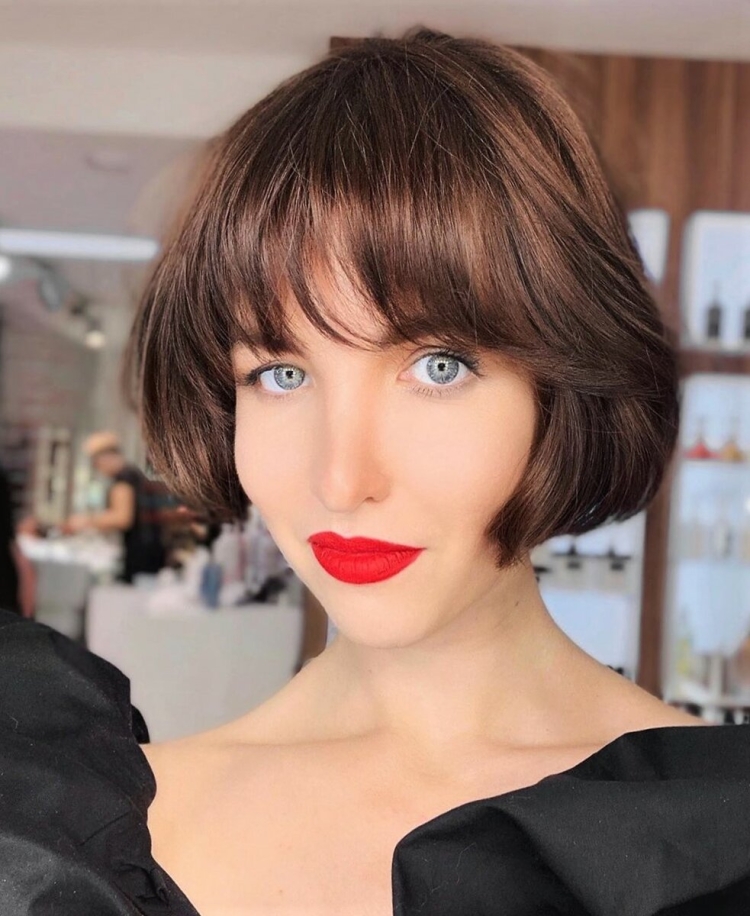 Короткое каре с челкой