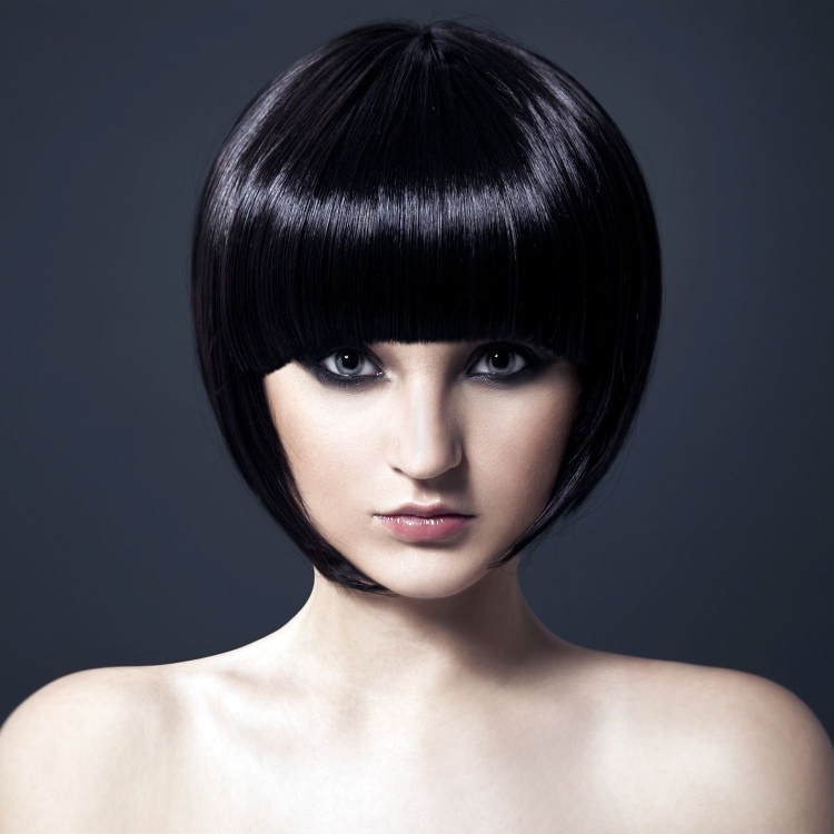 Короткое каре с челкой самые современные