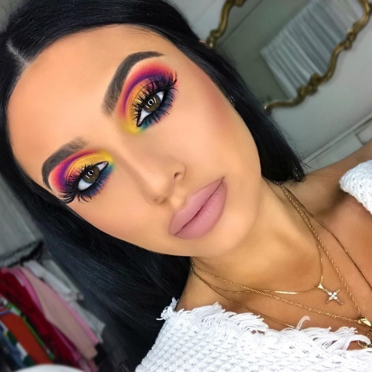 Лола визажист