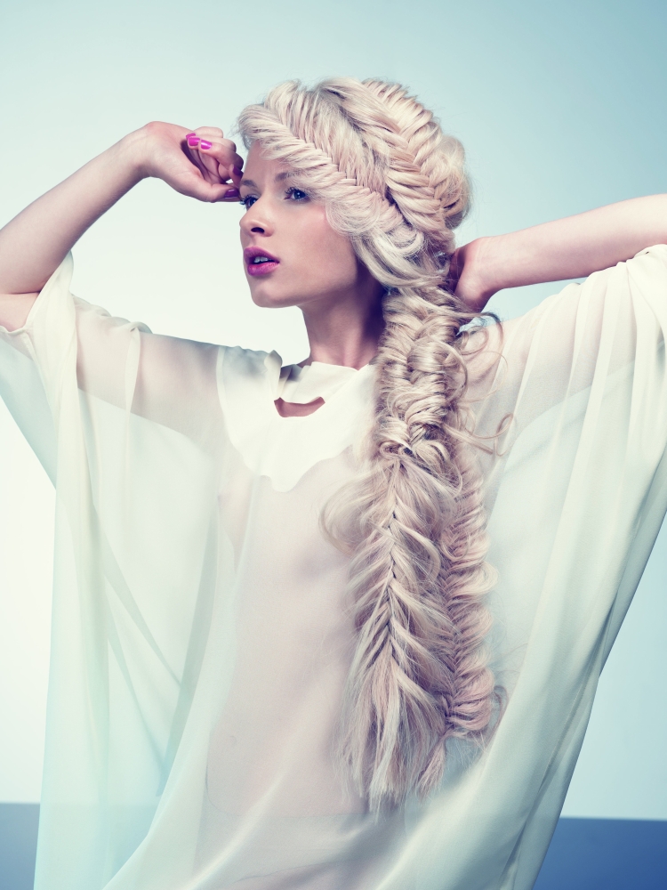Необычные причёски на длинные волосы