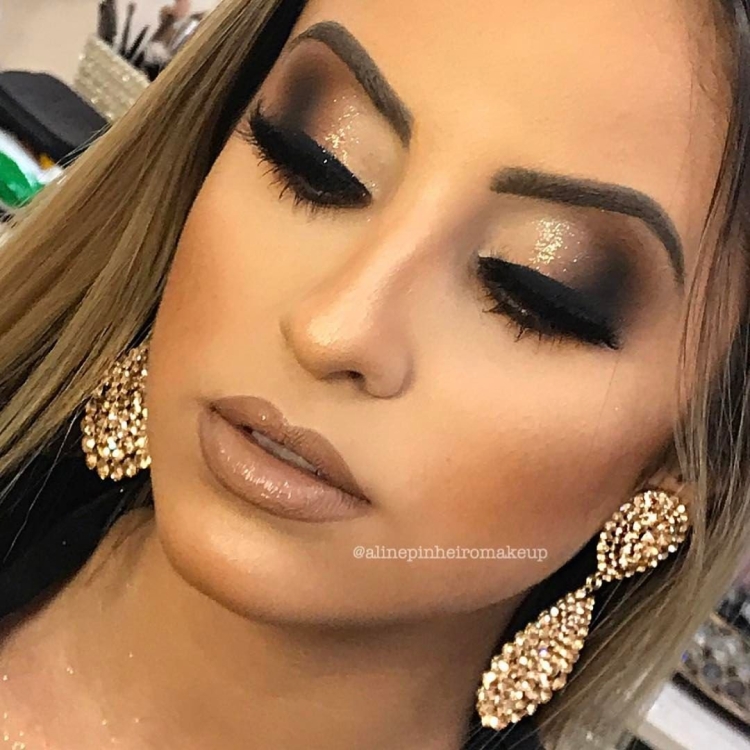 Макияж коричневый с золотом