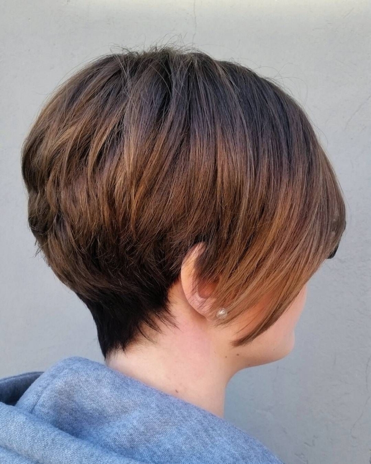 Стрижка длинная челка короткий затылок