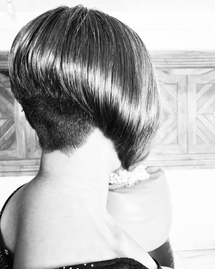 Стрижка с высоким затылком