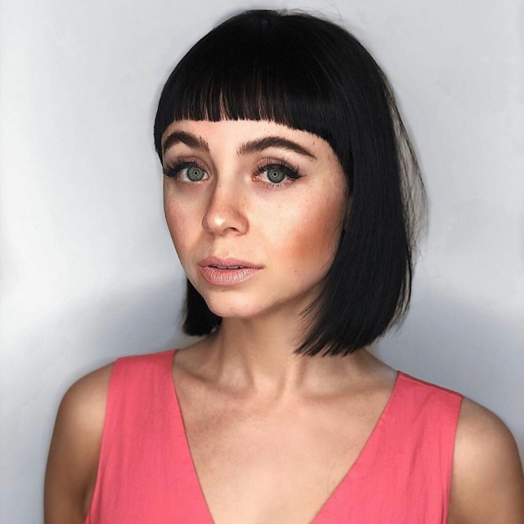 Короткое каре с челкой