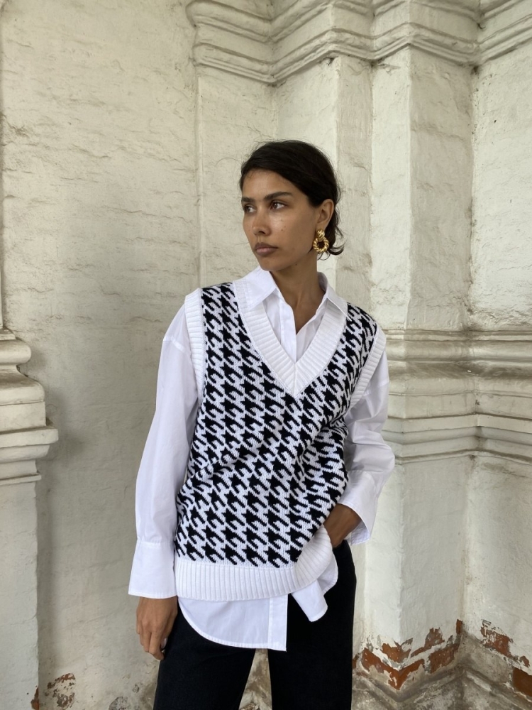 Трикотажный жилет