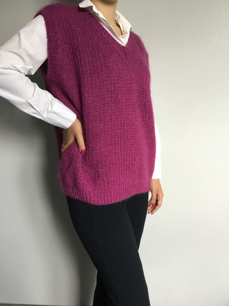 Жилет вязаный