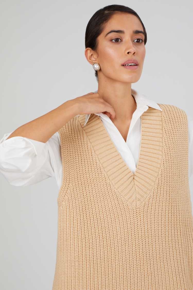 Жилетка вязаная оверсайз