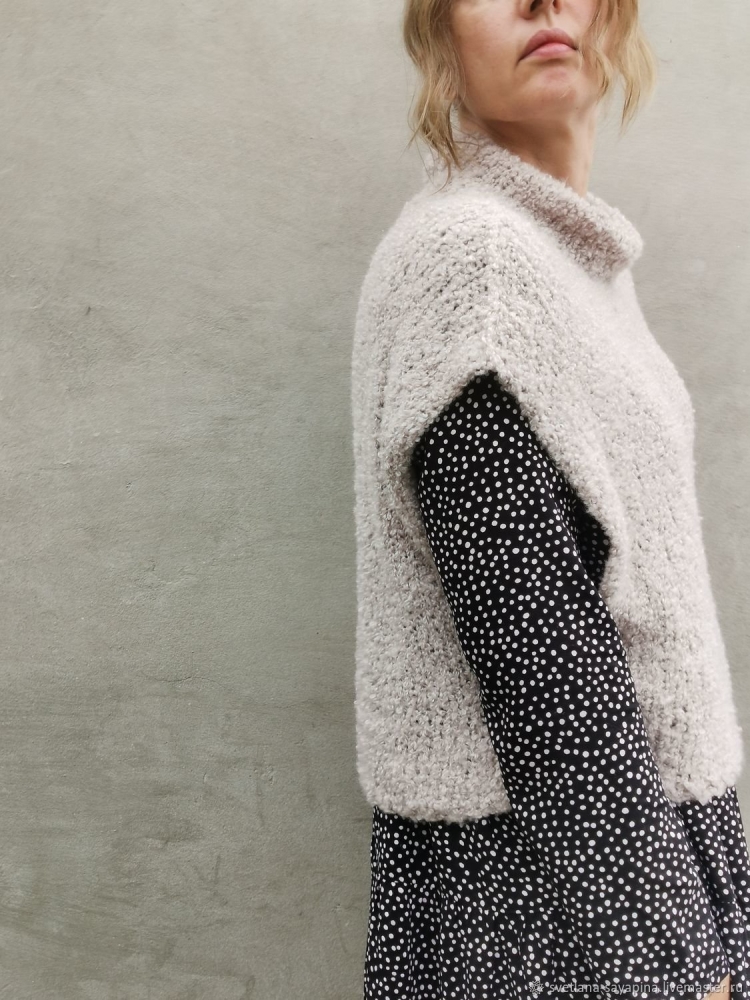 Вязаный жилет оверсайз