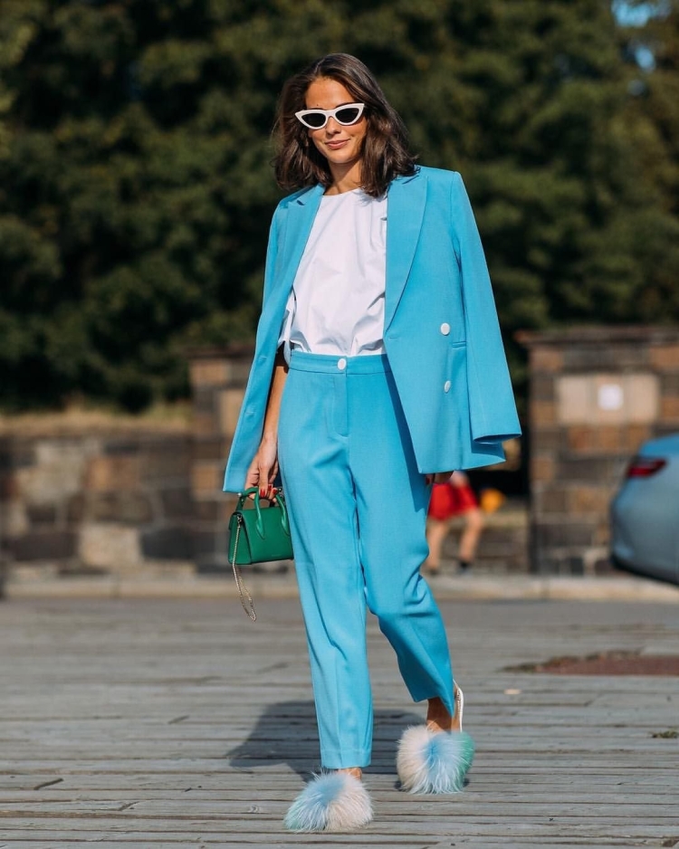Бирюзовый цвет в одежде
