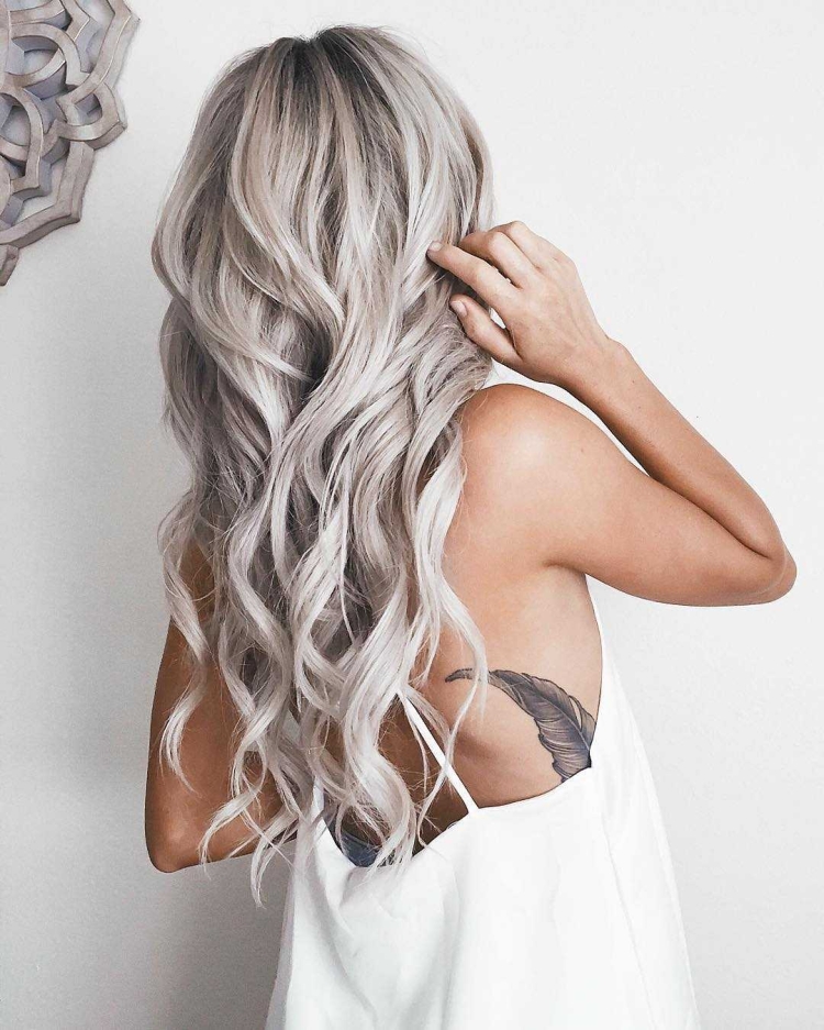 Стефани Даниэль пепельная блонд