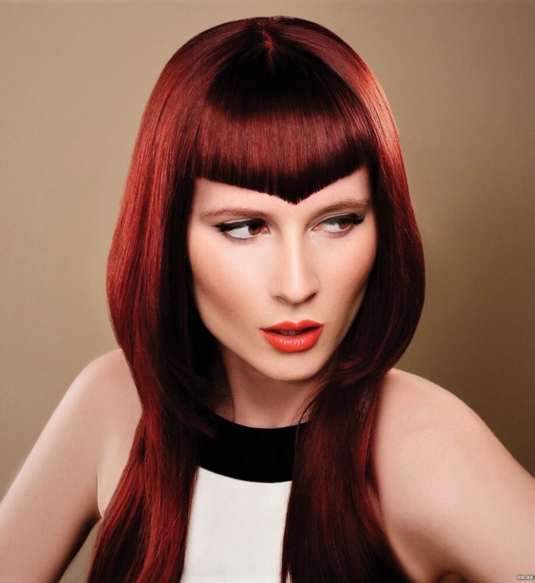 Наталья Орейро с челкой треугольник