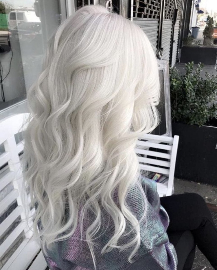 Пепельно платиновый блонд