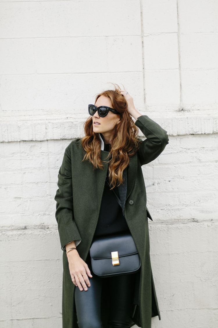 Модные пальто болотного цвета