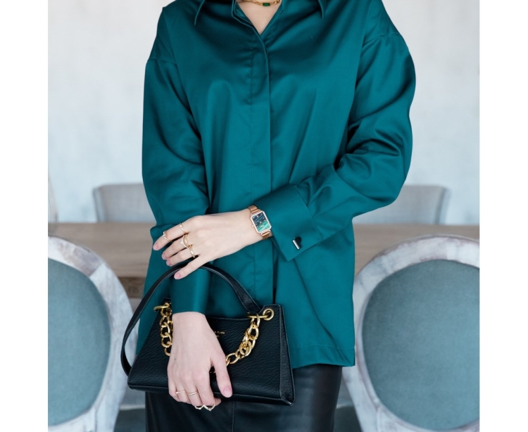 Бутылочный цвет в одежде