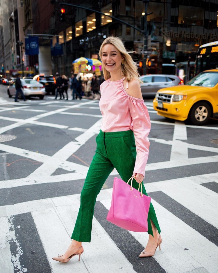 Сочетание с зелеными штанами