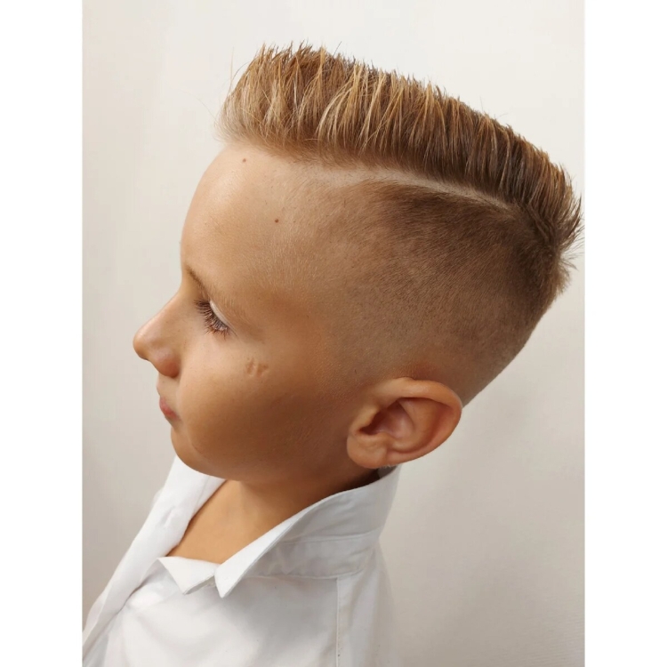 Причёски с хвостиком для мальчиков 11 лет