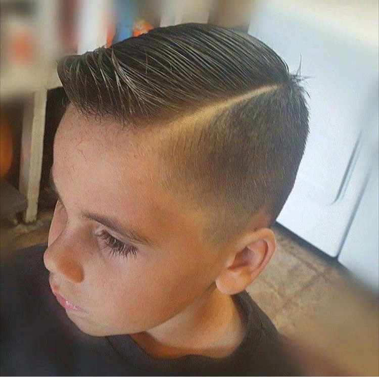 Детские стрижки мальчику с пробором