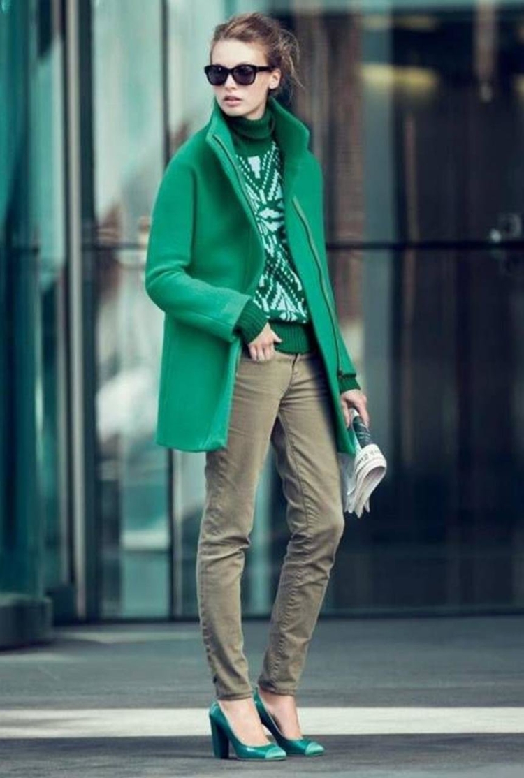 Стильный образ в зеленом цвете